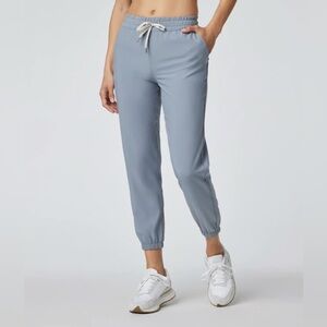 Vuori Weekend Jogger Pants Gray Elastic Waist Athleisure Size M